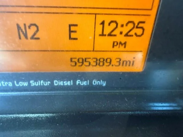 2015 Volvo VNL 300 — photo 2