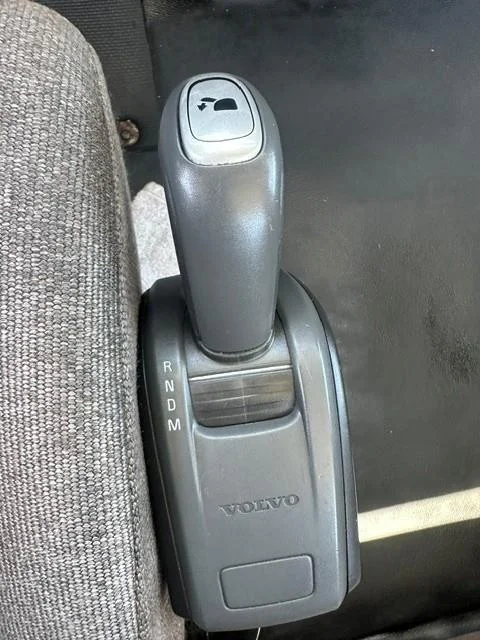 2015 Volvo VNL 300 — photo 9