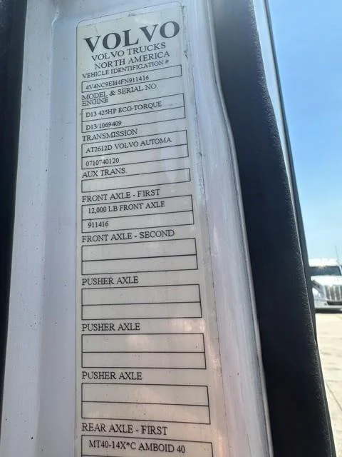2015 Volvo VNL 300 — photo 5
