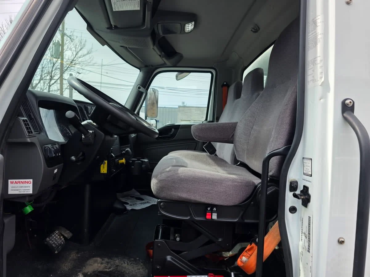 2019 International MV - image 7