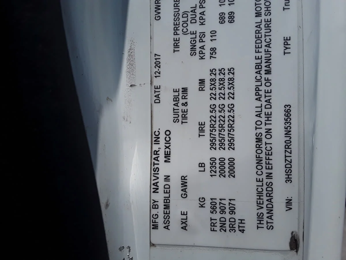 2018 International LT - image 10