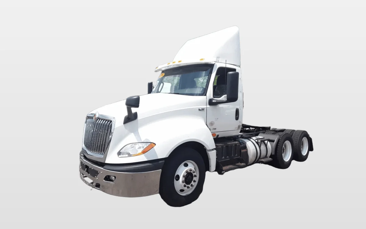 2018 International LT - image 1