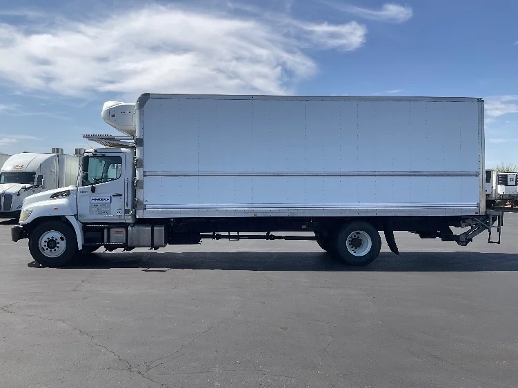 2020 Hino 268 in Phoenix, AZ — photo 4