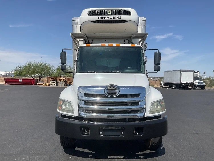 2020 Hino 268 in Phoenix, AZ — photo 2