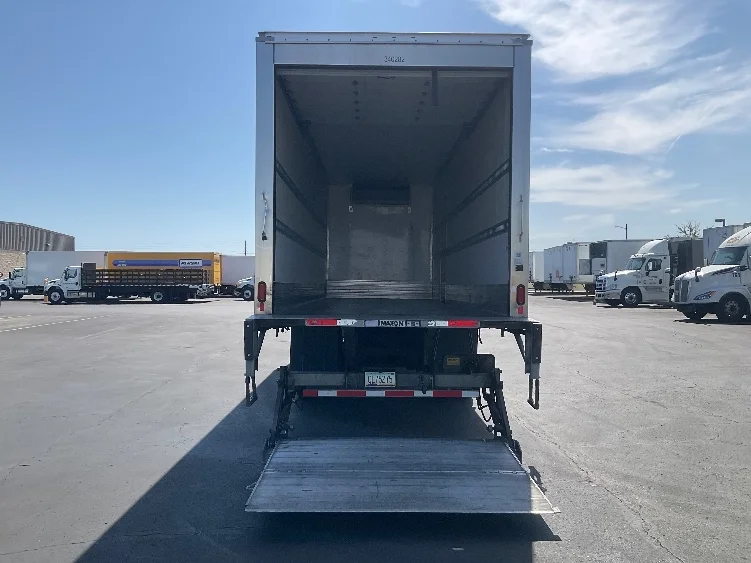 2020 Hino 268 in Phoenix, AZ — photo 9