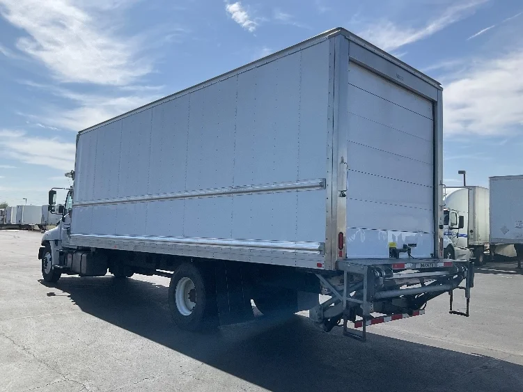 2020 Hino 268 in Phoenix, AZ — photo 6