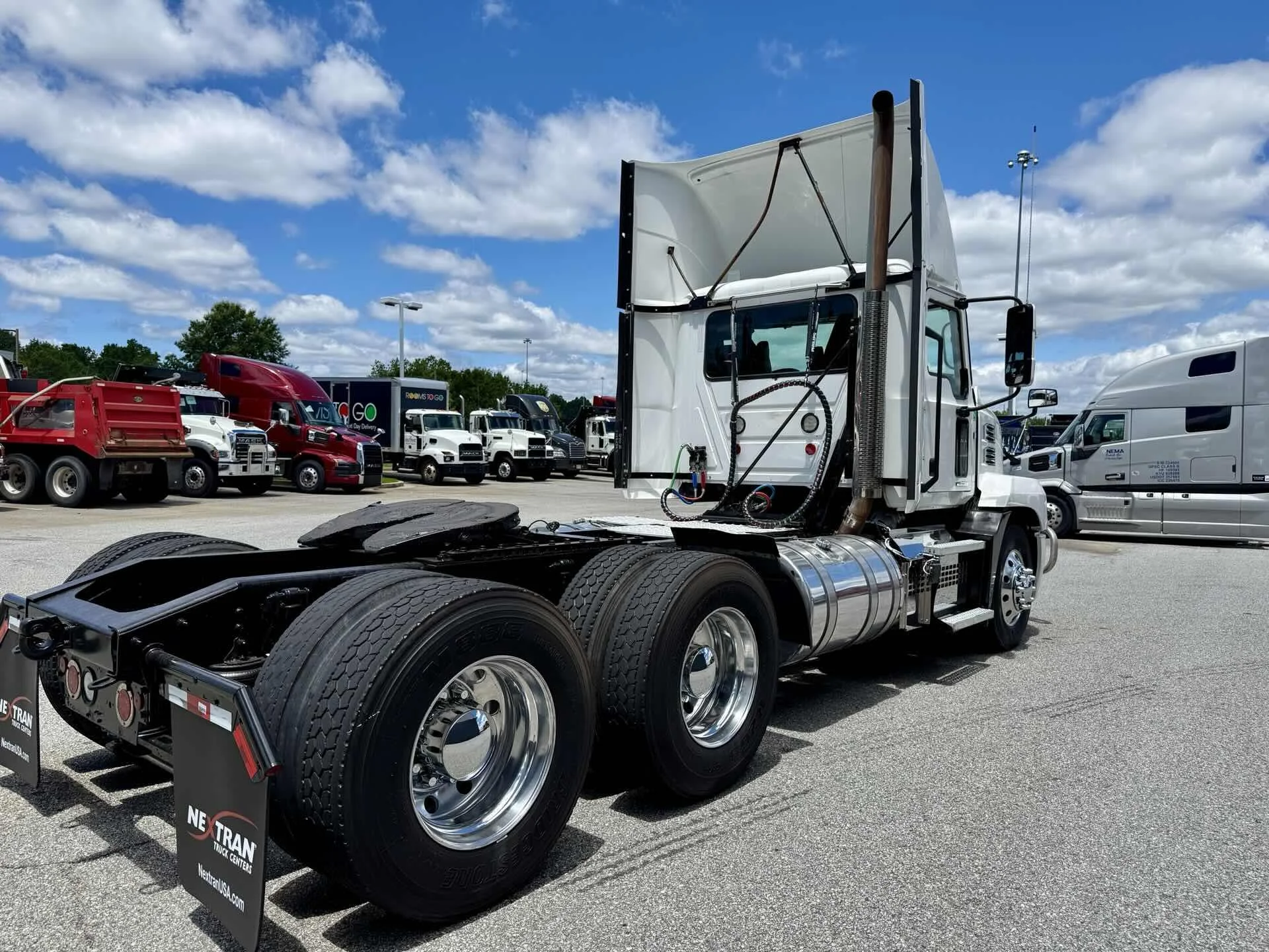 2022 Mack Anthem in Duluth, GA — photo 5