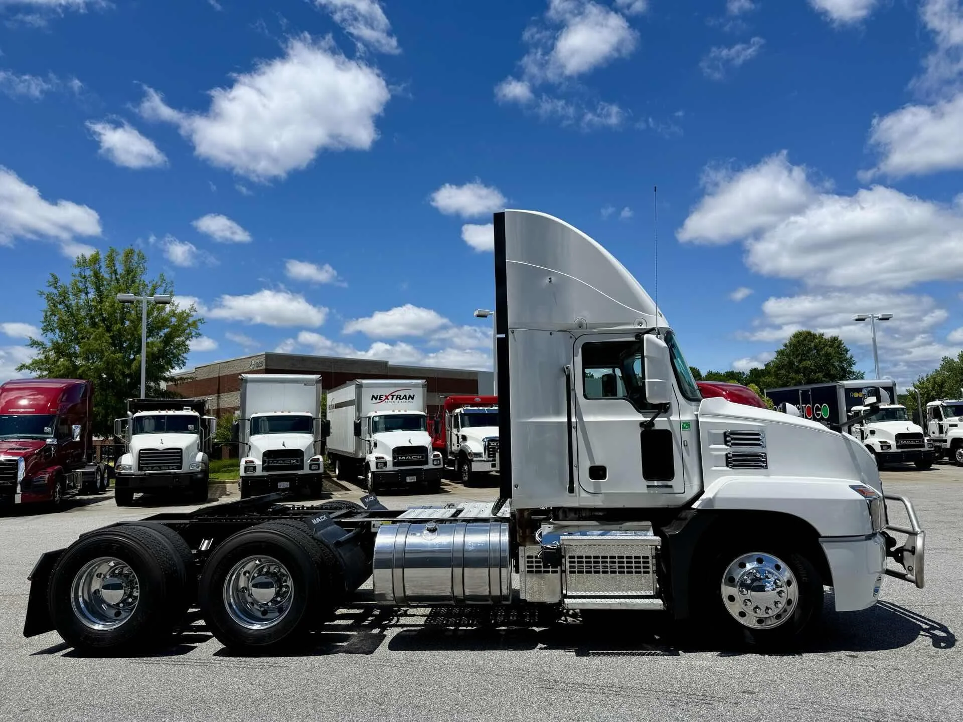 2022 Mack Anthem in Duluth, GA — photo 6