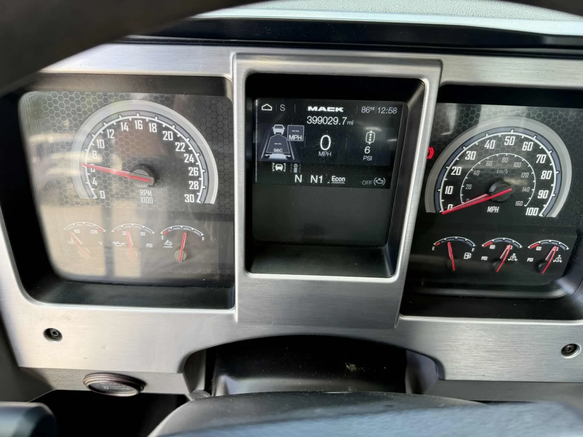 2022 Mack Anthem in Duluth, GA — photo 13