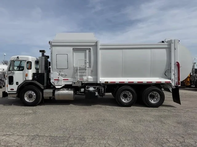 2026 Peterbilt 520 in Houston, TX — photo 3