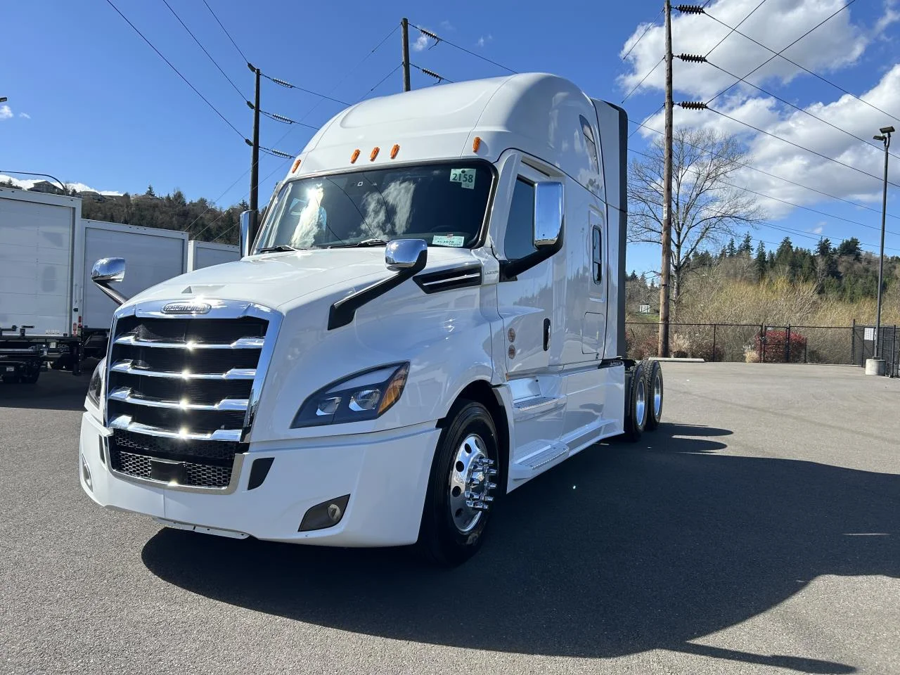 2027 Freightliner Cascadia - image 2