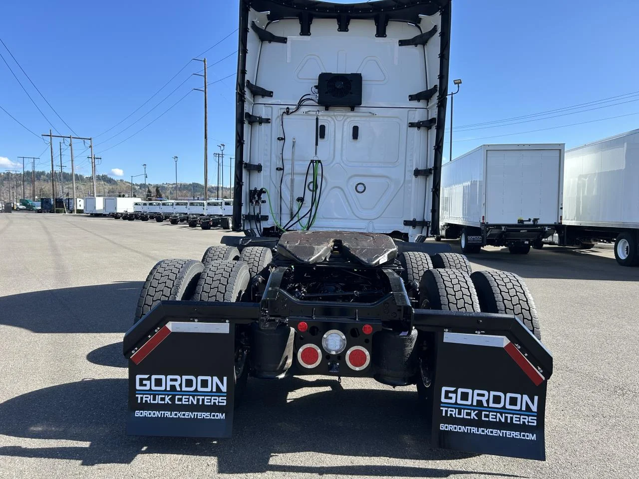 2027 Freightliner Cascadia - image 4