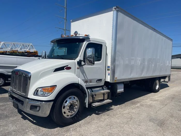 2025 Peterbilt 536 - image 2