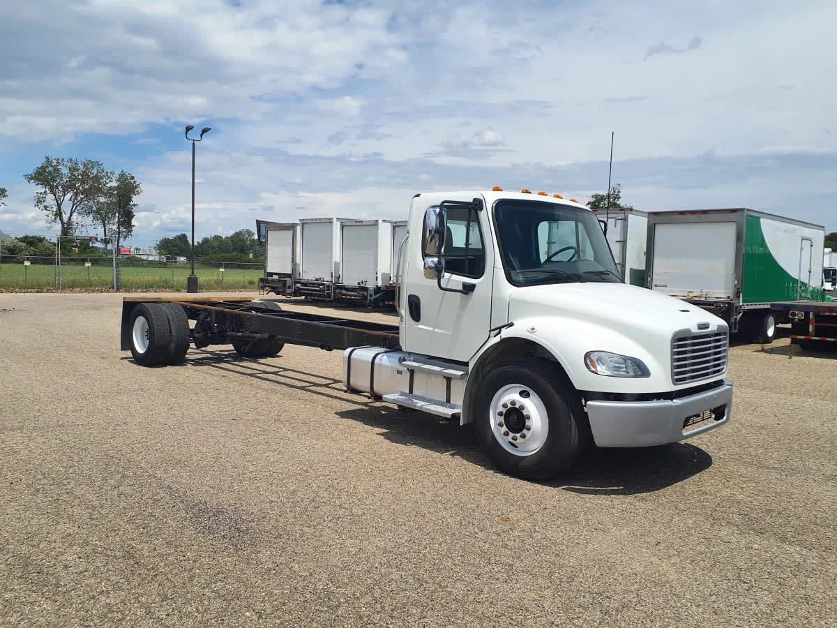 2021 Freightliner M2 106 in Wayland, MI — photo 3