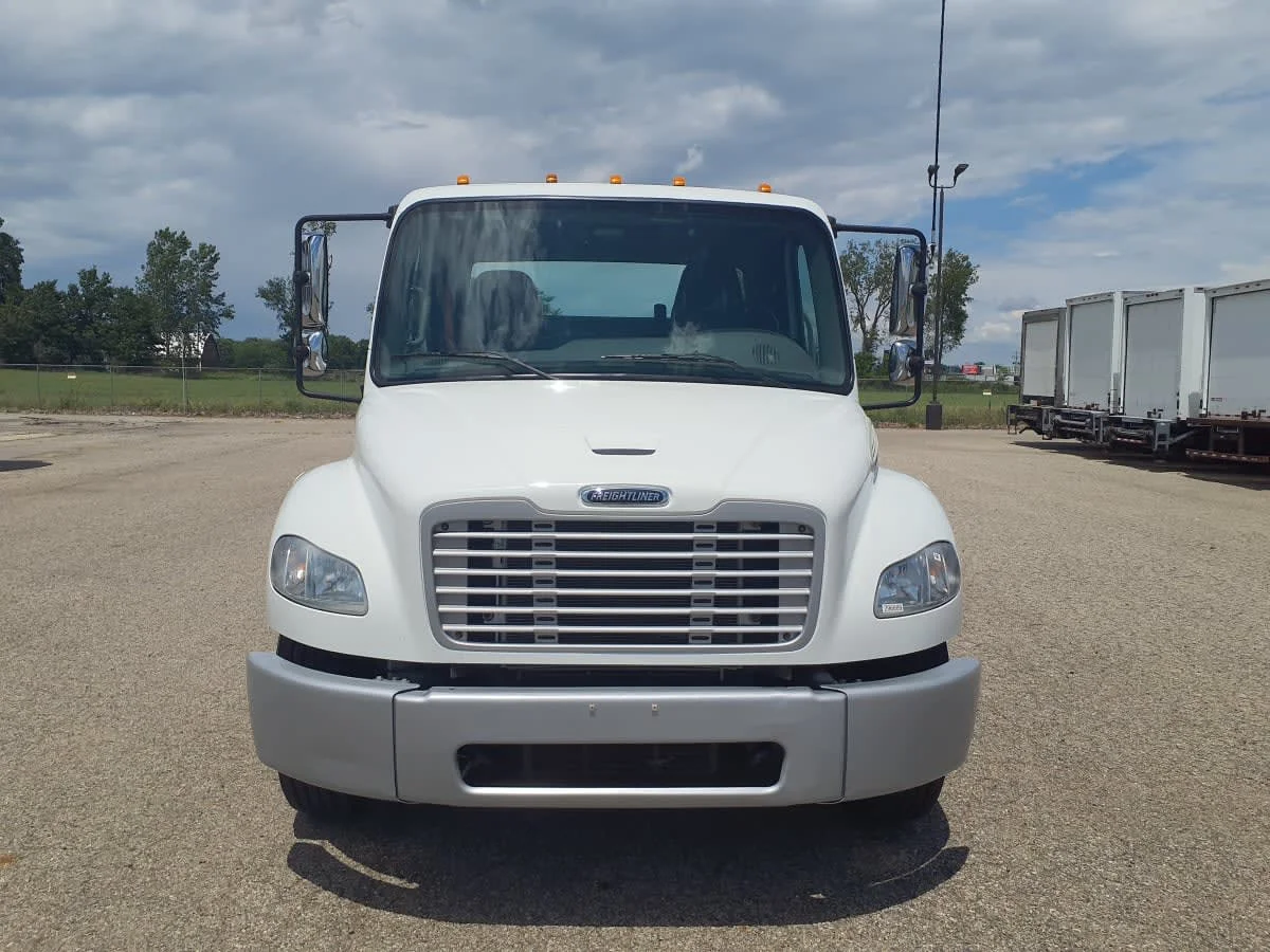 2021 Freightliner M2 106 in Wayland, MI — photo 2