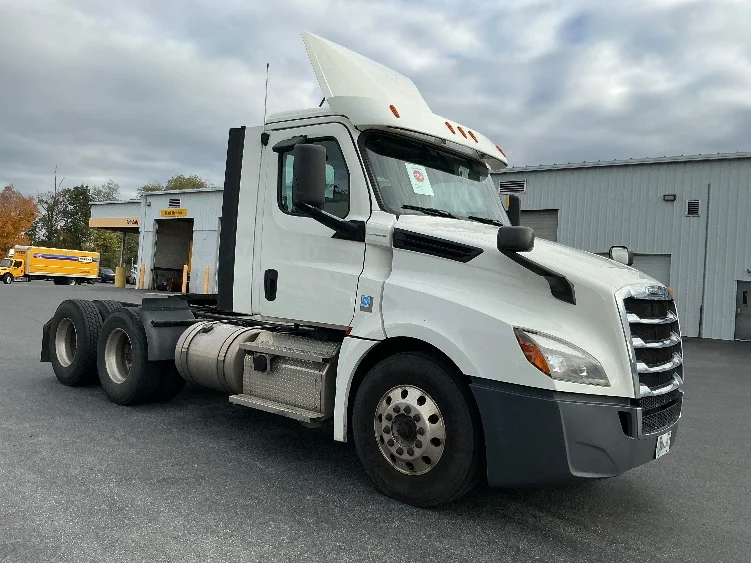2020 Freightliner Cascadia in Harrisburg, PA