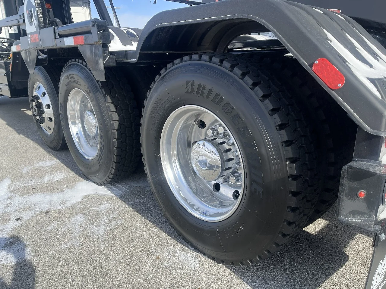 2026 Volvo VHD 300 in Pendleton, IN — photo 7