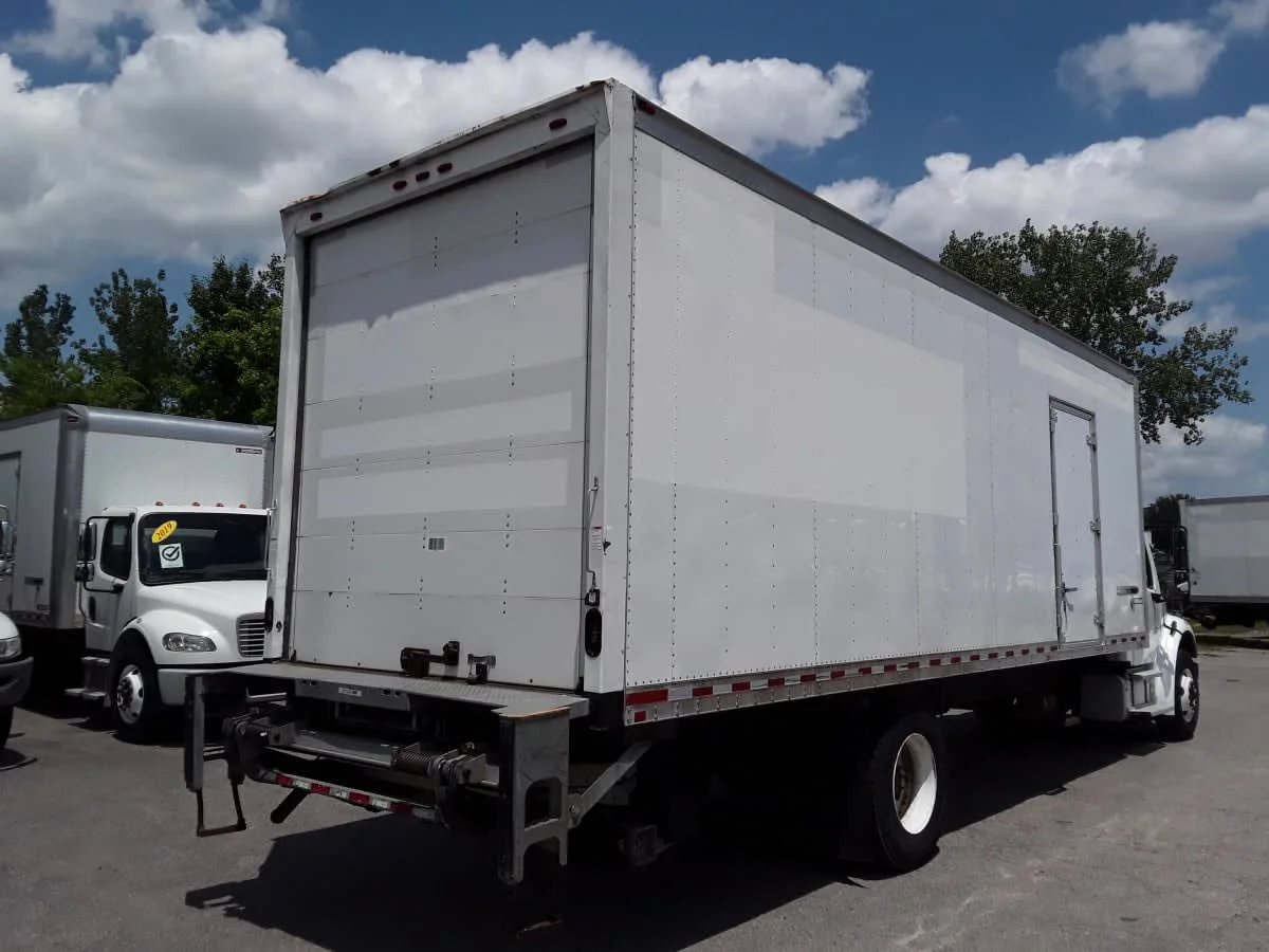 2019 Freightliner M2 106 in La Vergne, TN — photo 4