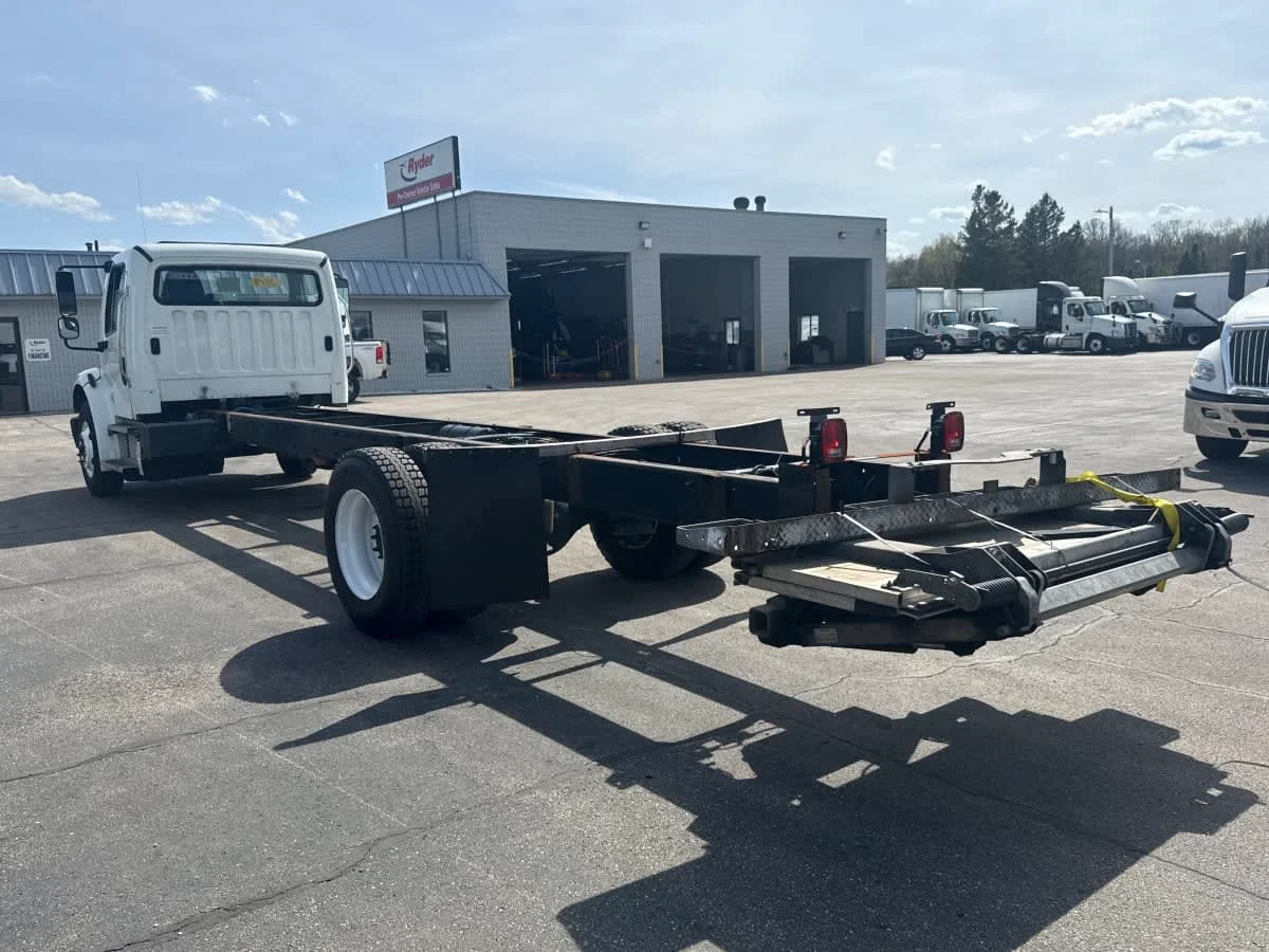 2019 Freightliner M2 106 in Oak Creek, WI — photo 6