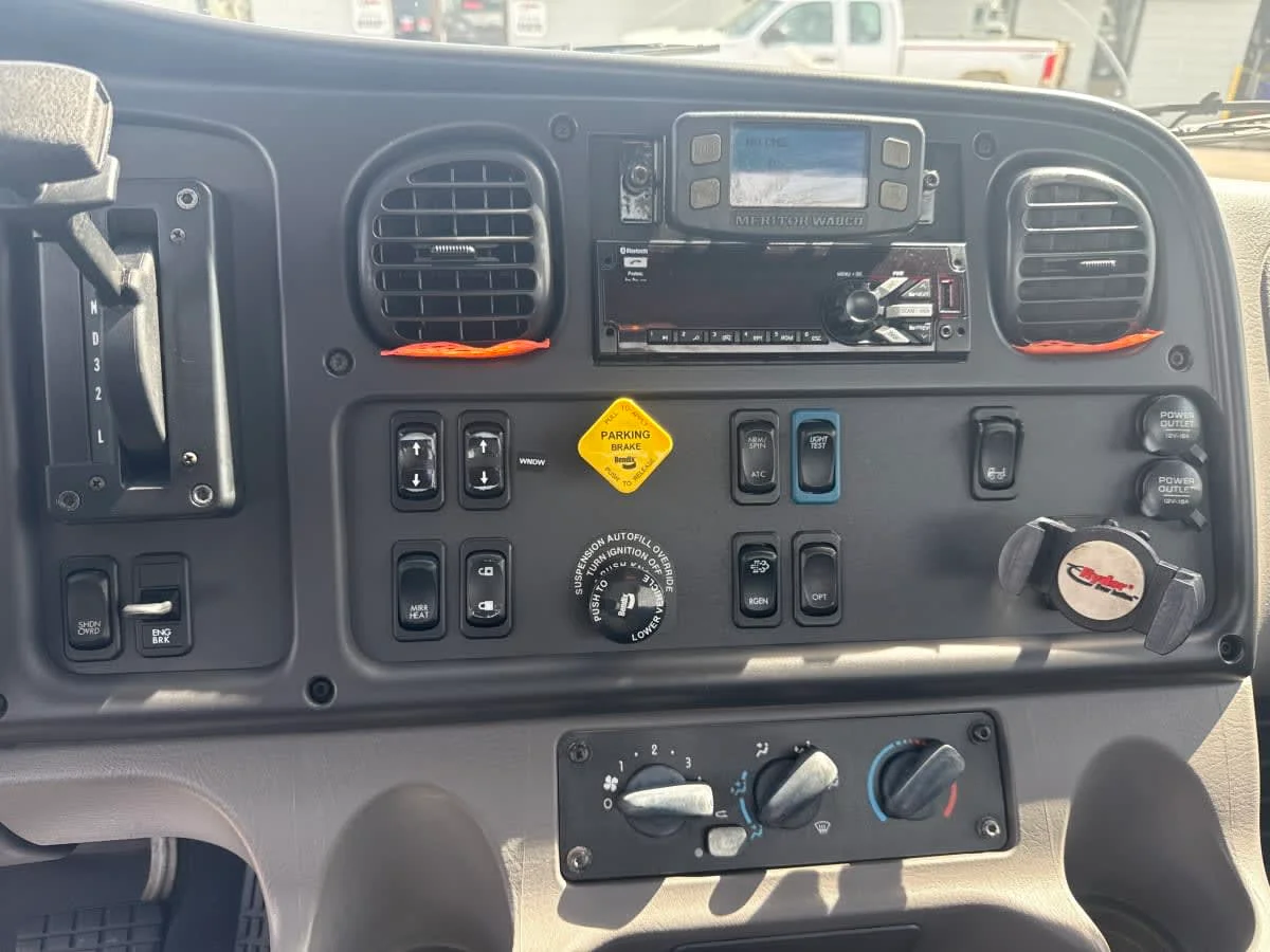 2019 Freightliner M2 106 in Oak Creek, WI — photo 10