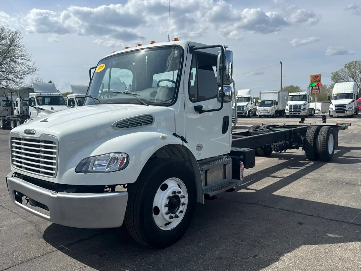 2019 Freightliner M2 106 in Oak Creek, WI