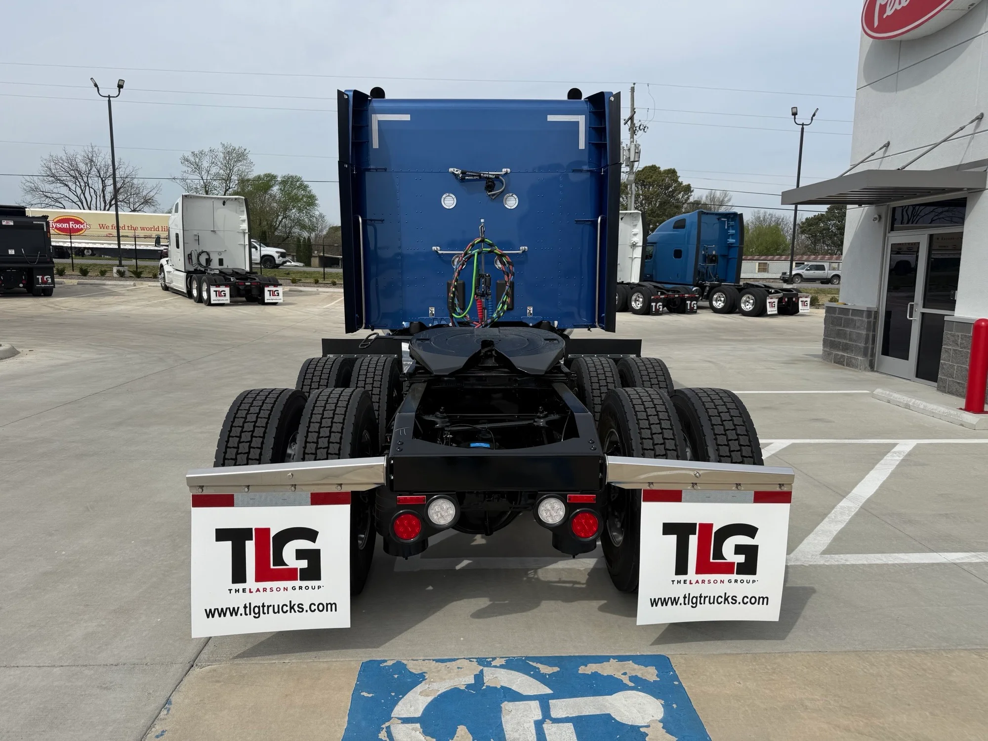 2027 Peterbilt 589 in Lowell, AR — photo 4