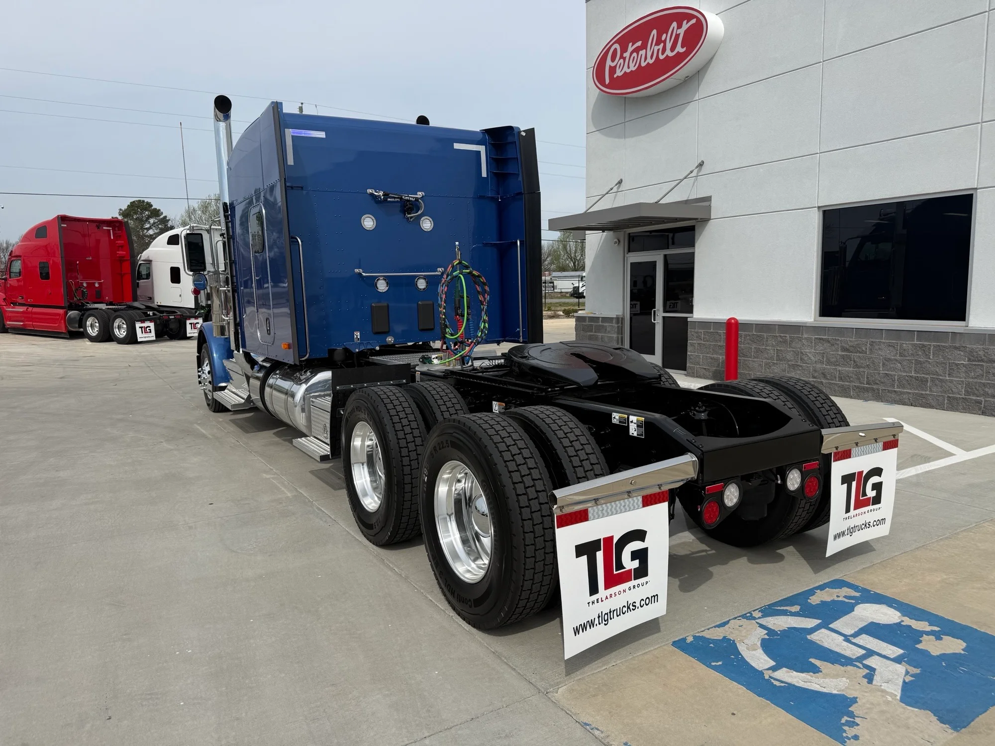 2027 Peterbilt 589 in Lowell, AR — photo 3