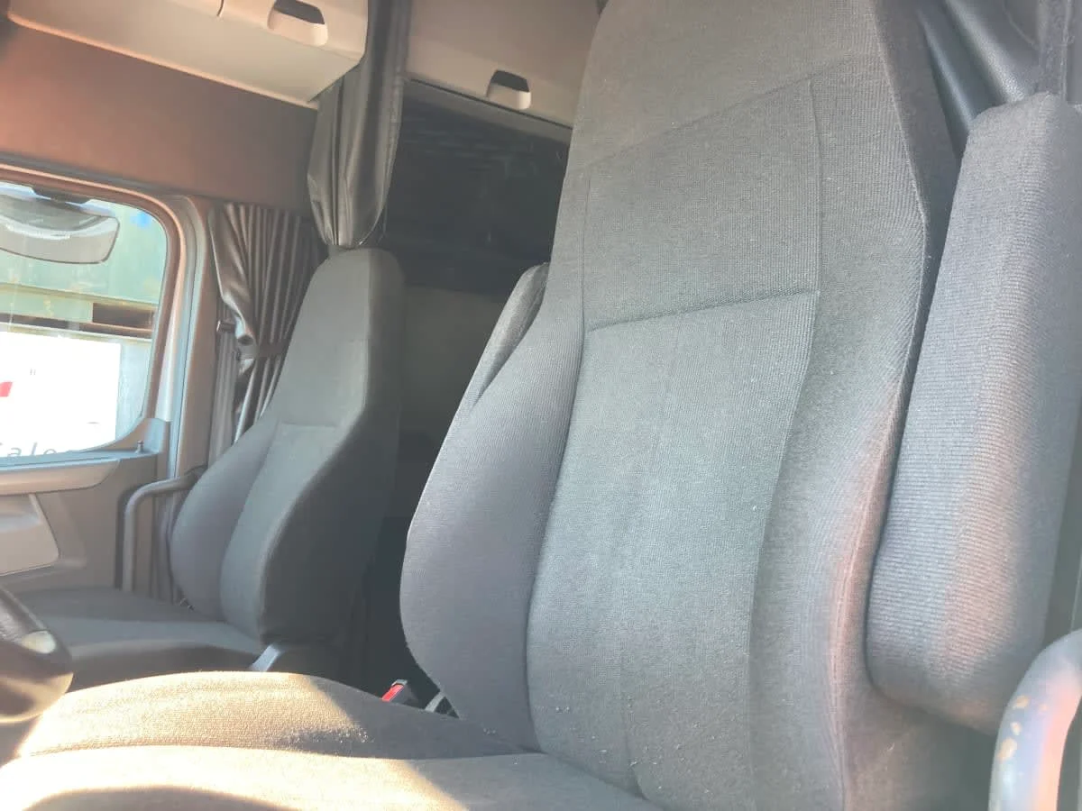 2021 Freightliner Cascadia in Springfield, MA — photo 12