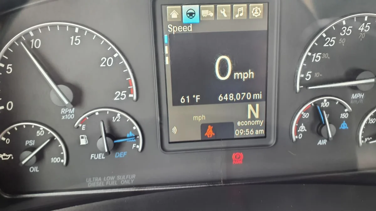 2021 Freightliner Cascadia - image 14