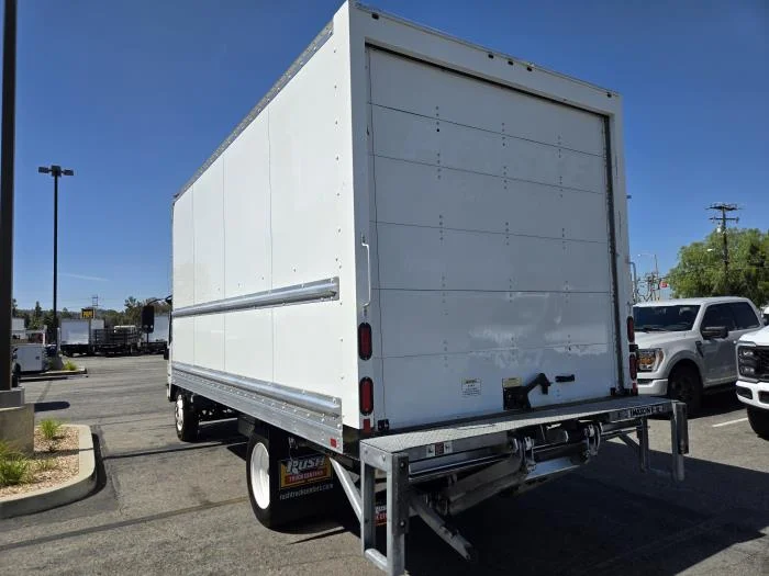 2020 Isuzu NPR — photo 11