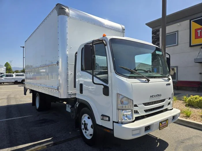 2020 Isuzu NPR — photo 8