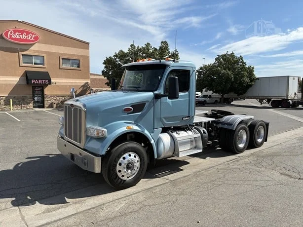 2023 Peterbilt 567