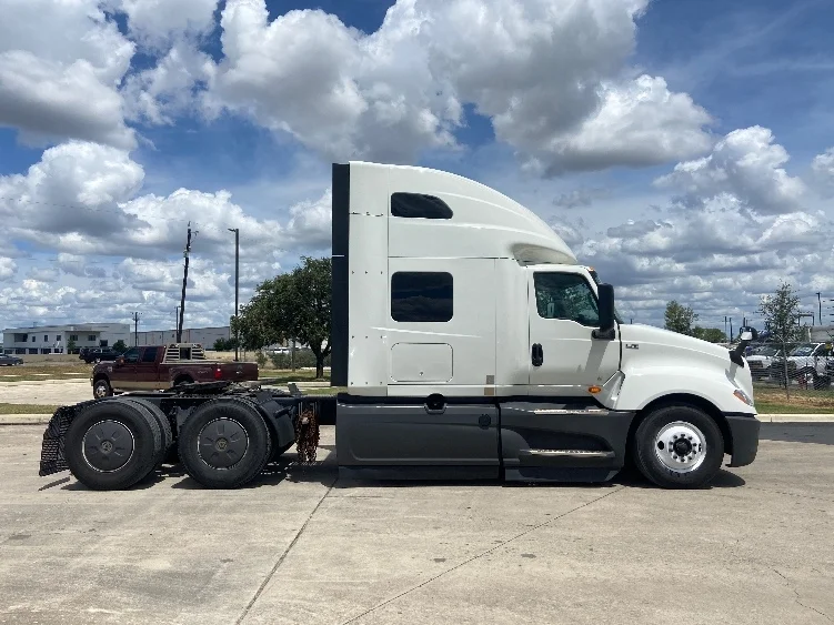2024 International LT in San Antonio, TX — photo 8