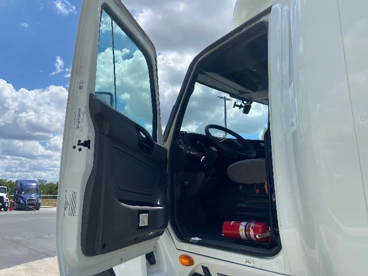 2024 International LT in San Antonio, TX — photo 9