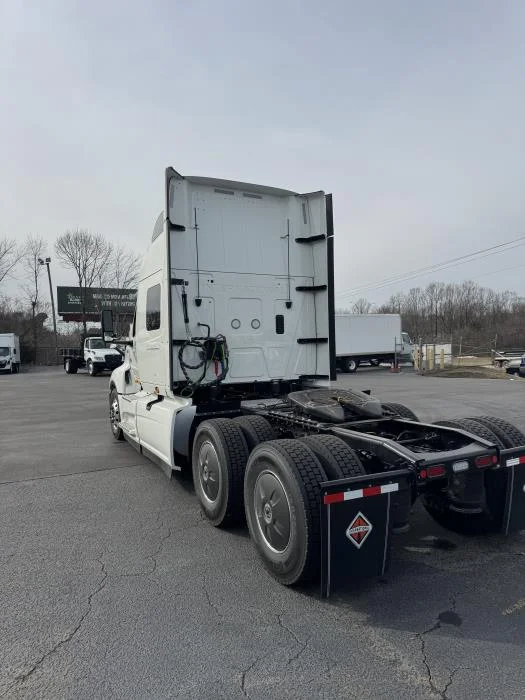 2026 International LT - image 4