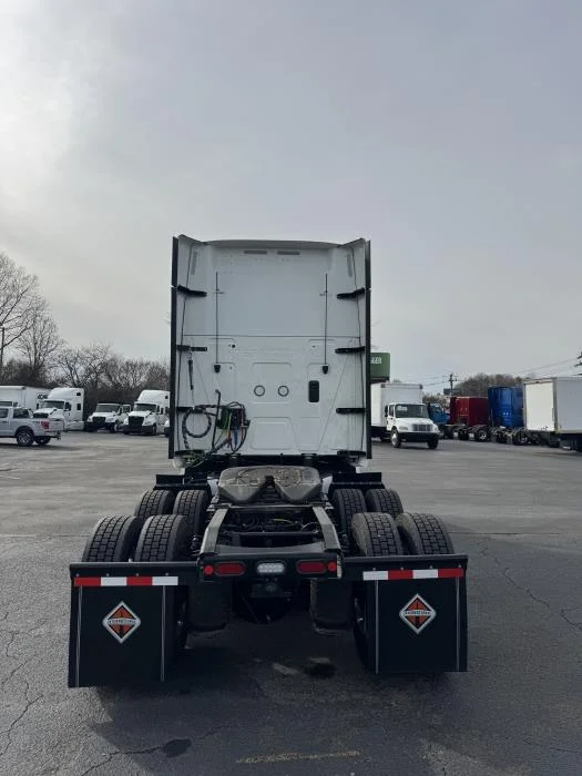 2026 International LT - image 5