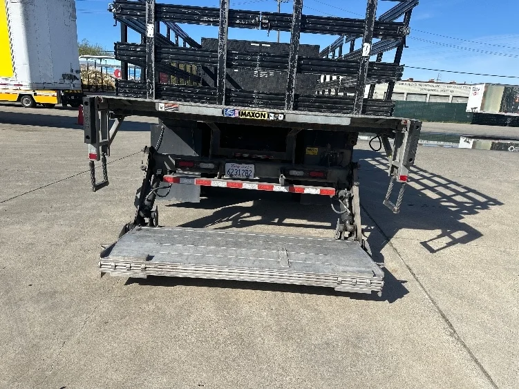 2017 Freightliner M2 106 - image 9