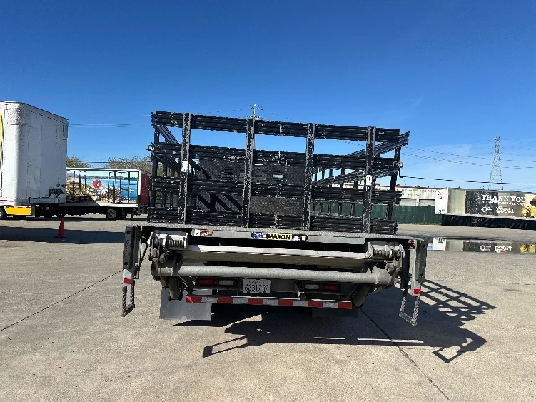 2017 Freightliner M2 106 - image 8