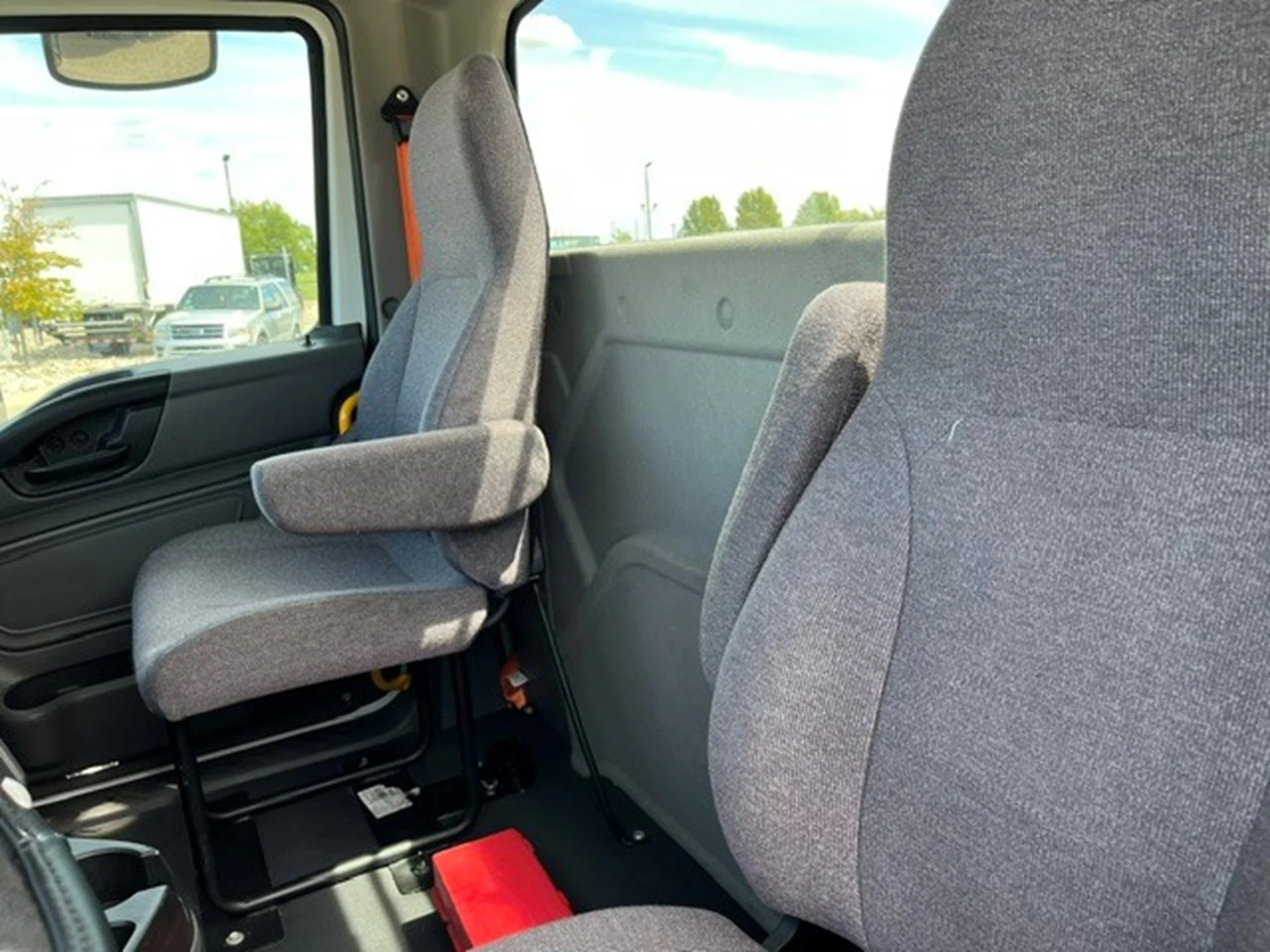 2024 International LT in MI — photo 11