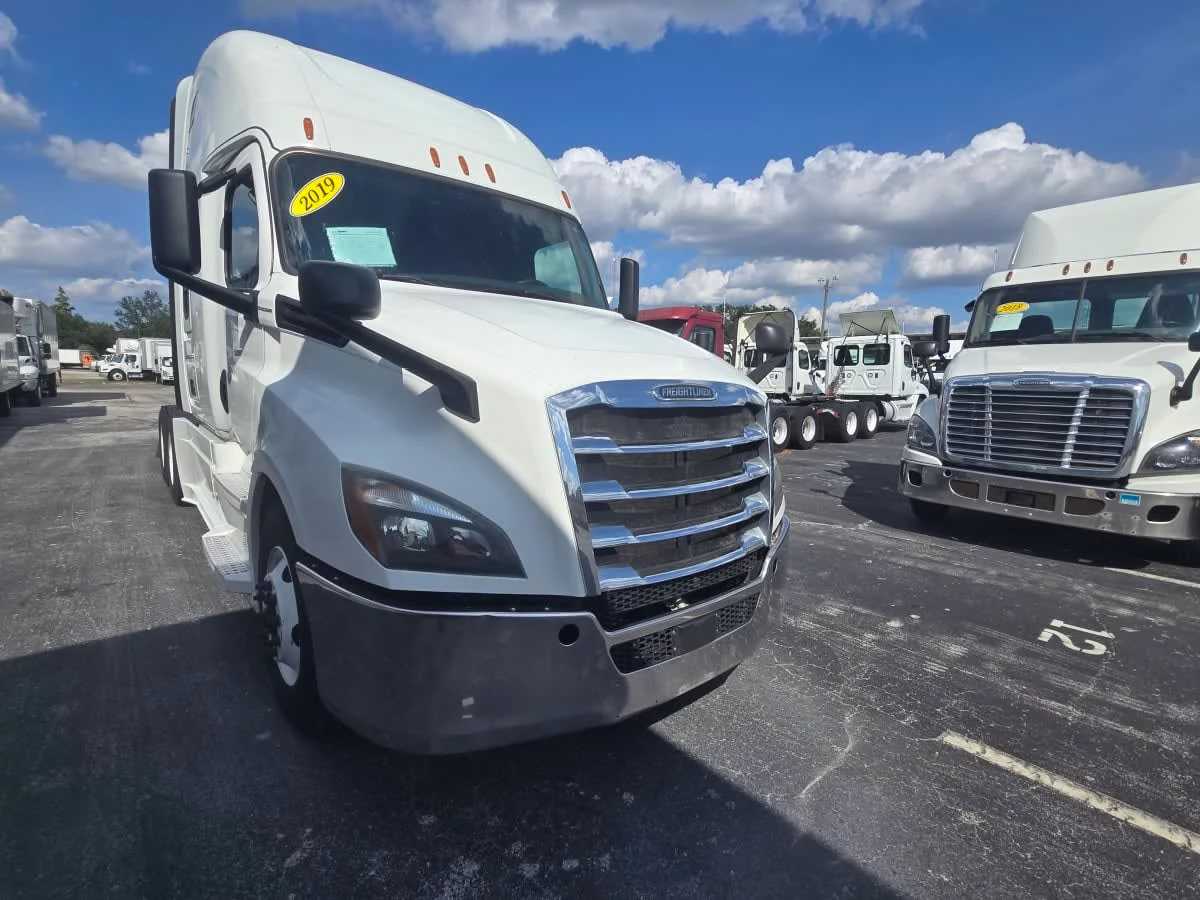 2019 Freightliner Cascadia in Tampa, FL