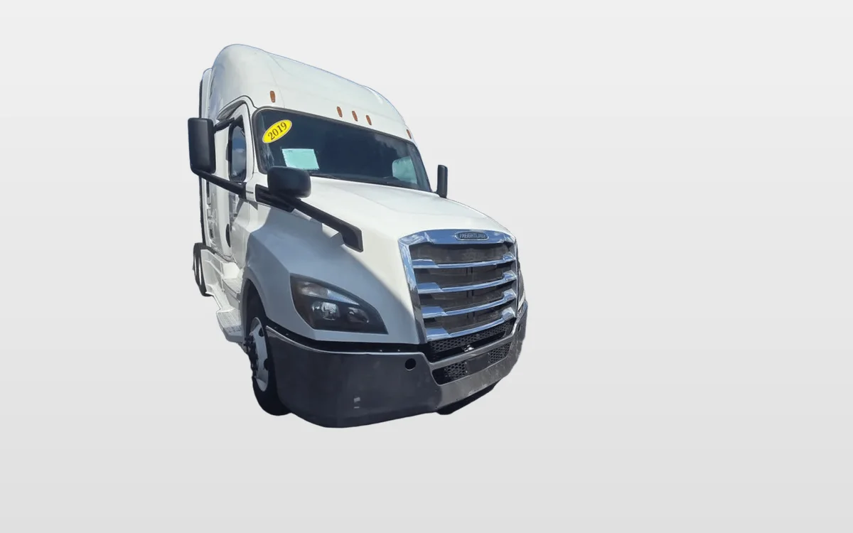 2019 Freightliner Cascadia - image 1
