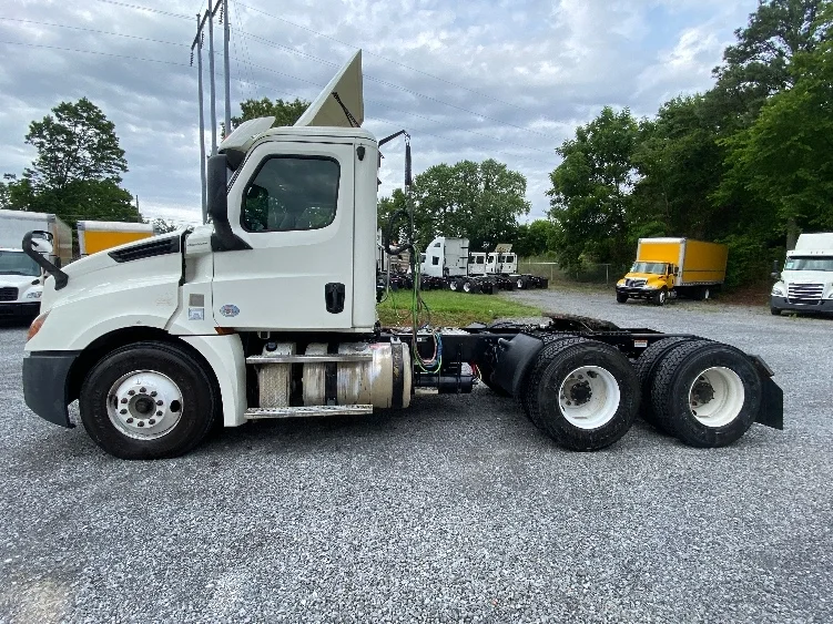 2018 Freightliner Cascadia in Cleveland, TN — photo 4