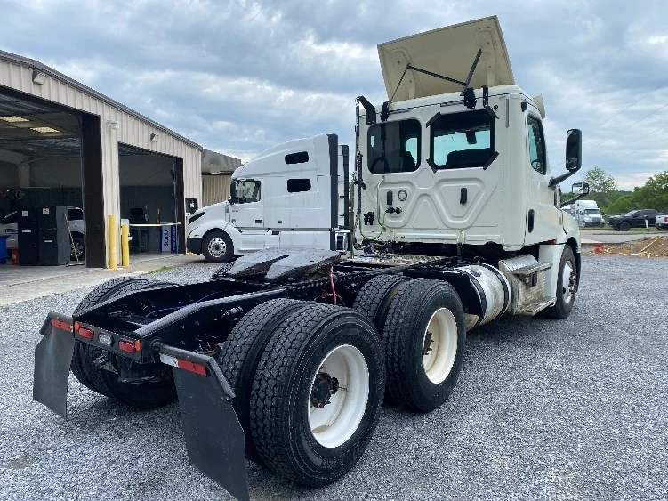 2018 Freightliner Cascadia in Cleveland, TN — photo 7