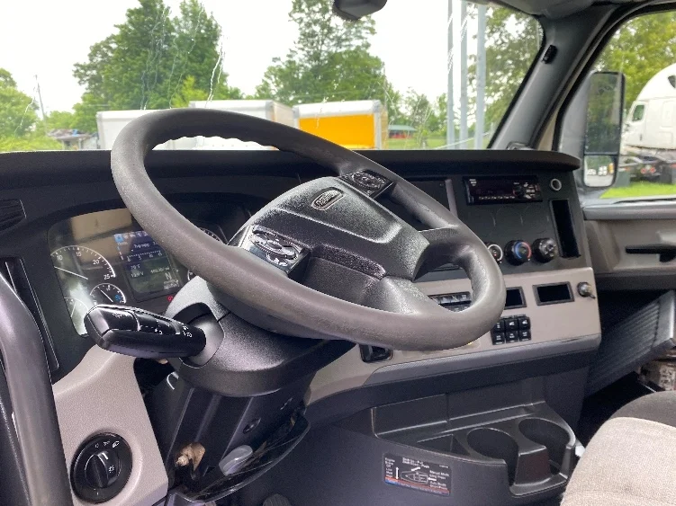 2018 Freightliner Cascadia in Cleveland, TN — photo 10