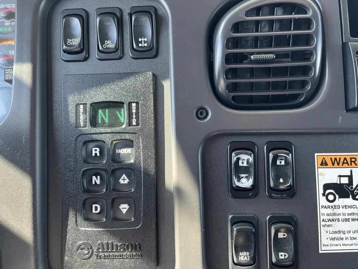 2019 Freightliner M2 106 - image 24