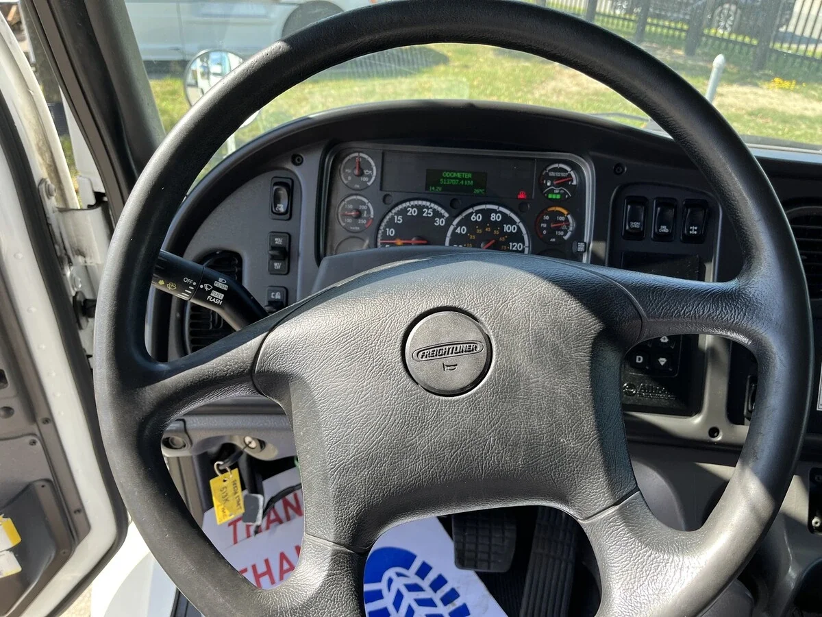 2019 Freightliner M2 106 - image 21