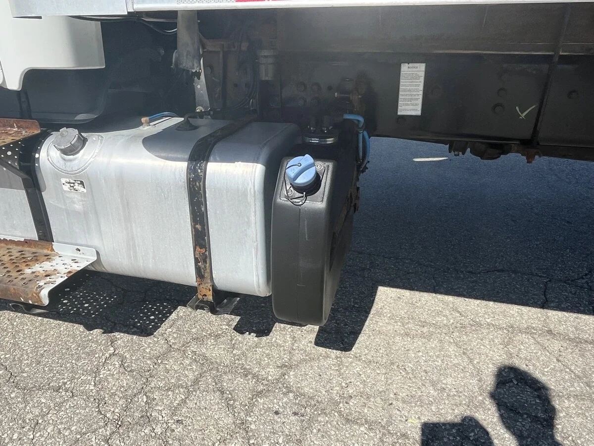 2019 Freightliner M2 106 - image 10