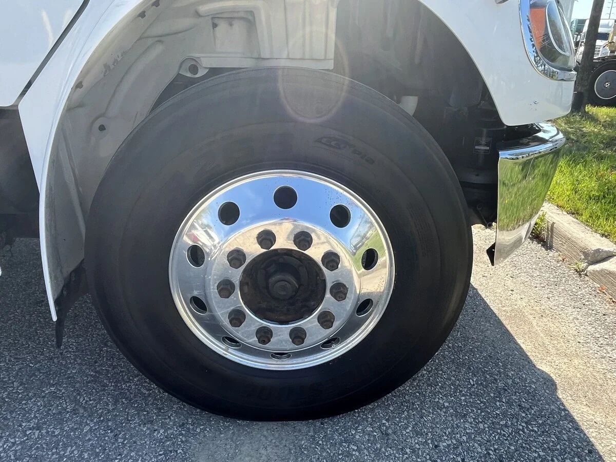 2019 Freightliner M2 106 - image 7