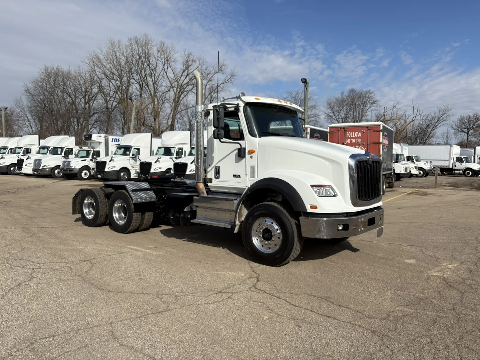 2019 International HX - image 5