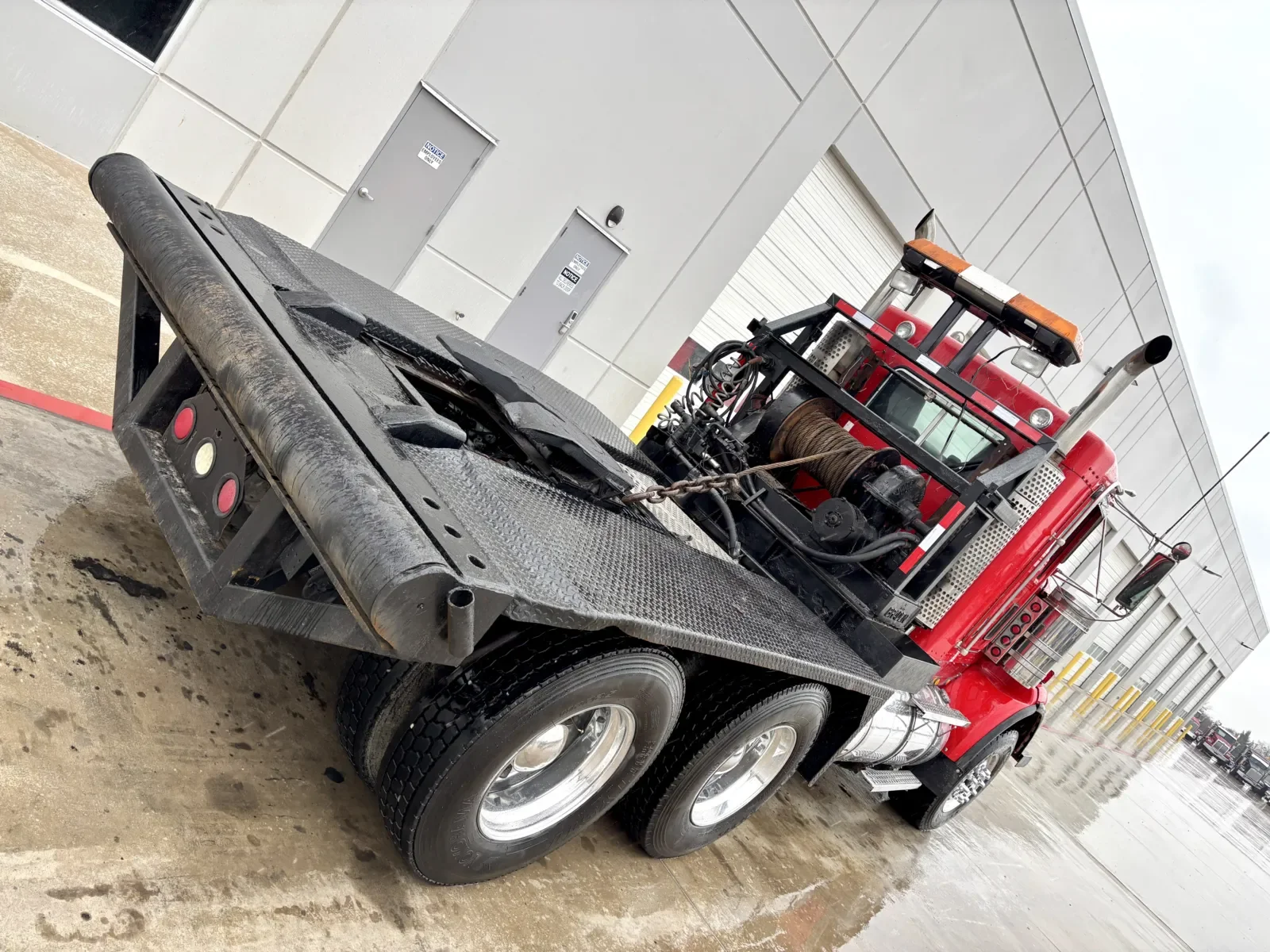 2004 Kenworth T800 - image 11